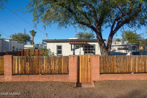 3457 E Cody St, Tucson, AZ, 85716-3918 | Card Image