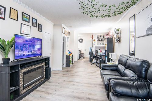 625 7th St E, Prince Albert, SK, S6V0S7 | Card Image