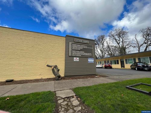 665-665 Cottage St Ne, Salem, OR, 97301-2419 | Card Image