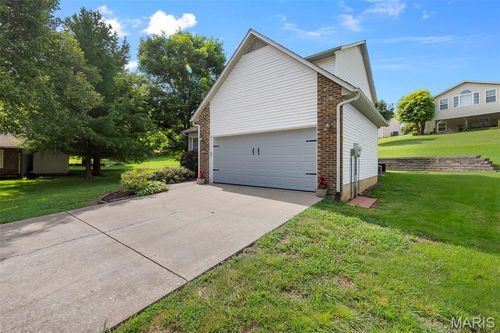 1009 Dearmore Ct, Cape Girardeau, MO, 63701-2464 | Card Image