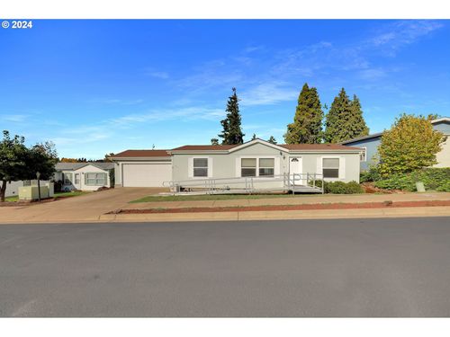 560 Patrick Loop, CottageGrove, OR, 97424 | Card Image