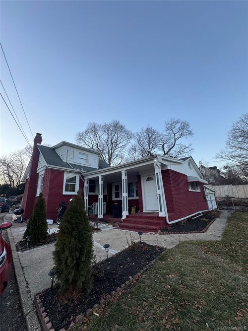 71 11th Ave, Huntington Station, NY, 11746-2241 | Card Image