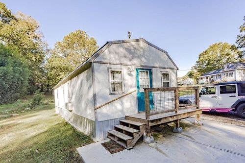 203 New Town St, Tate, GA, 30177-2542 | Card Image