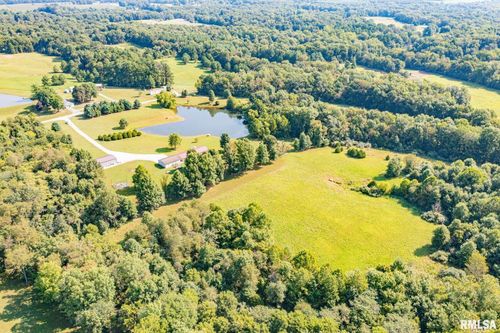 16807 E Kendall Rd, Mount Vernon, IL, 62864-8044 | Card Image