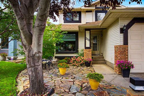 311 Douglasbank Green Se, Calgary, AB, T2Z1V7 | Card Image