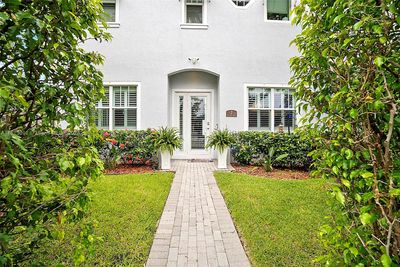 7 Ne 20th Ave, Townhouse with 3 bedrooms, 2 bathrooms and null parking in Pompano Beach FL | Image 3