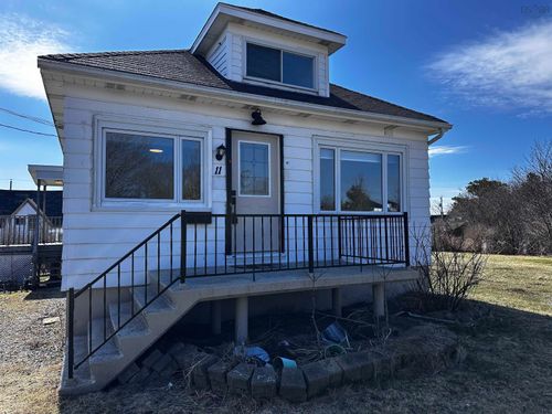 11 James St, Glace Bay, NS, B1A2Y1 | Card Image