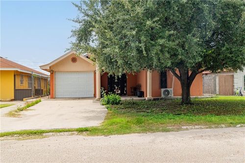 102 San Agustin St, Rio Grande City, TX, 78582-9353 | Card Image