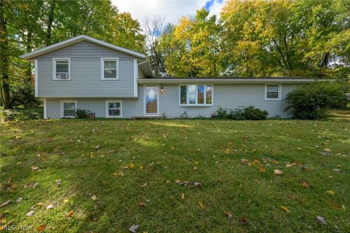 10874 Yare Cir Nw, Canal Fulton, OH, 44614-9429 | Card Image