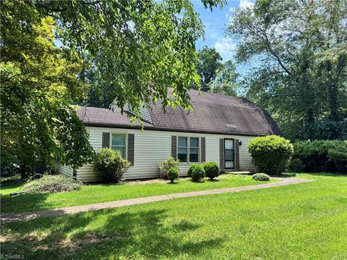 105 Eldridge Ln, State Road, NC, 28676-8754 | Card Image