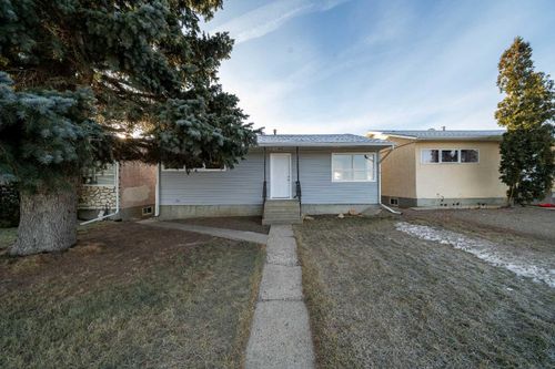 405 8 Ave E, Bow Island, AB, T0K0G0 | Card Image