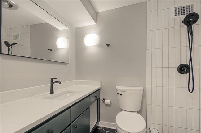 APT-210-211 - 4550 Warwick Blvd, Condo with 3 bedrooms, 3 bathrooms and null parking in Kansas City MO | Image 48