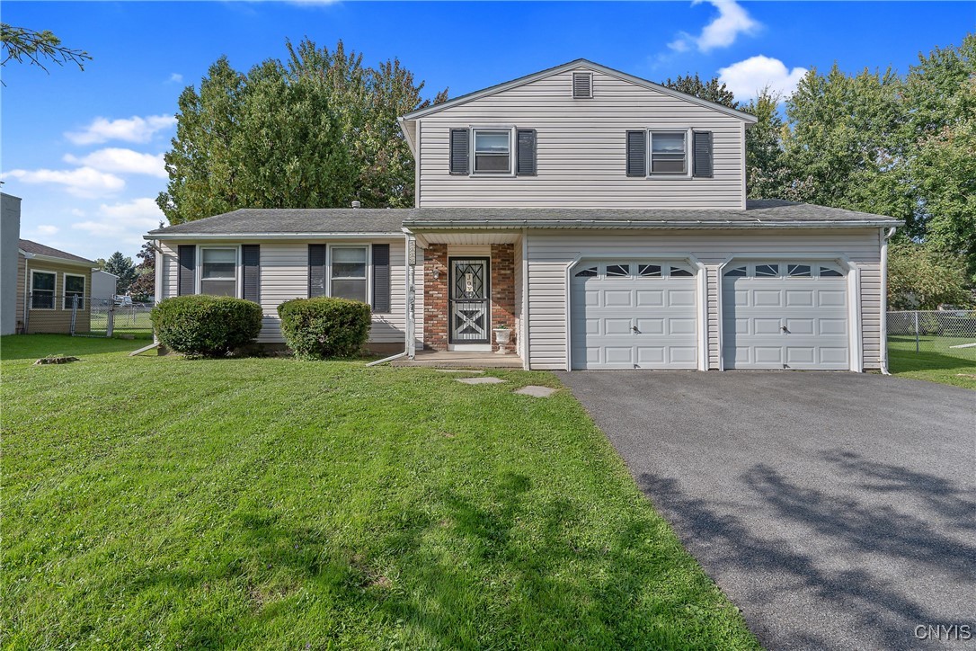 Skylark Cir, Clay, NY 13041