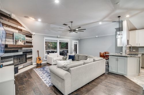 2301 Trickling Creek Dr, Garland, TX, 75041-2175 | Card Image