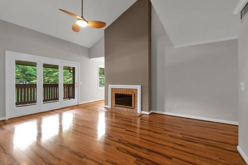 123 Hillsboro Pl, Nashville, TN, 37215-1355 | Card Image