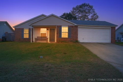 1907 Chambers Ave, Claremore, OK, 74017-6212 | Card Image