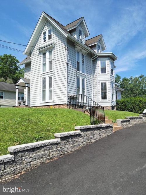 3-20 W College Ave, YARDLEY, PA, 19067-1517 | Card Image