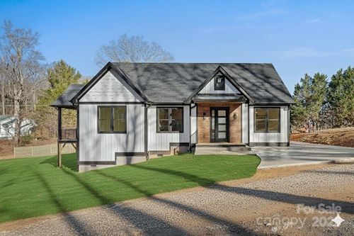 4 Shytle Ln, Fletcher, NC, 28732-0300 | Card Image