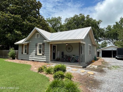 1006 Lamar St, Cleveland, MS, 38732-3103 | Card Image