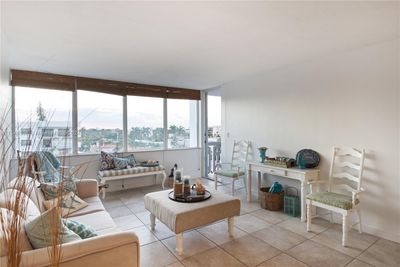 506 - 8233 Harding Ave, Condo with 1 bedrooms, 1 bathrooms and null parking in Miami Beach FL | Image 3