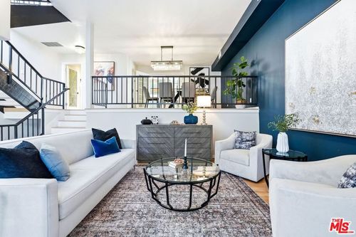 k-5305 White Oak Ave, Encino, CA, 91316-3830 | Card Image