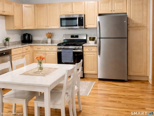 b-28 Sugar St, Newtown, CT, 06470-2020 | Card Image