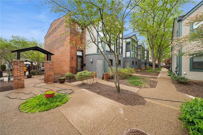 It's a little neighborhood, all its own. | Image 23