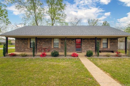 801 Sw Third Street, Bryant, AR, 72022 | Card Image