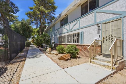 702 Greenbriar Townhouse Way, Las Vegas, NV, 89121-2430 | Card Image
