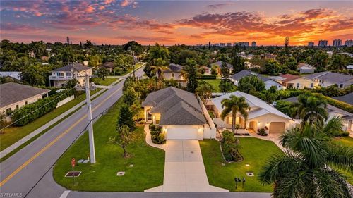 798 105th Ave N, NAPLES, FL, 34108-1842 | Card Image