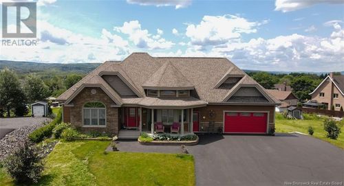 {{alt}} | Card Image