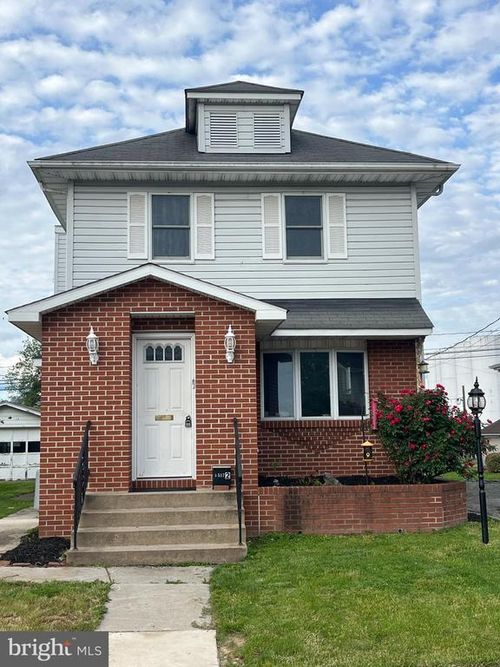 517 S Wayne St, LEWISTOWN, PA, 17044-2340 | Card Image