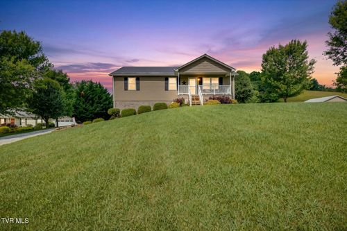 873 Sycamore Shoals Dr, Elizabethton, TN, 37643-6726 | Card Image