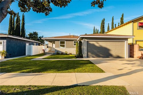 425 E Everett, Orange, CA, 92867 | Card Image