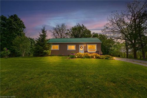 1390 Mckenzie Rd, Caledonia, ON, N3W2C2 | Card Image