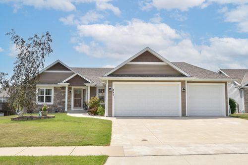 241 Silver Fox Dr N, Kewaskum, WI, 53040-9053 | Card Image