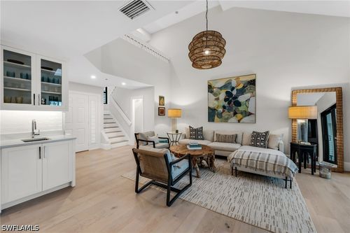 g5-569 Park Shore Dr, NAPLES, FL, 34103-3558 | Card Image