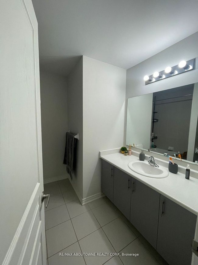 66 Bradbury Rd, House attached with 3 bedrooms, 3 bathrooms and 1 parking in Stoney Creek ON | Image 16