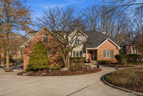 28690 Wintergreen Ct, Farmington Hills, MI, 48331-3003 | Card Image