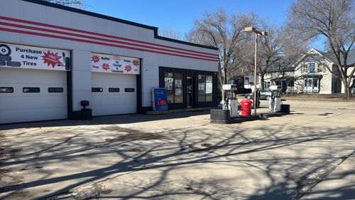728 Central Ave N, Faribault, MN, 55021-4312 | Card Image