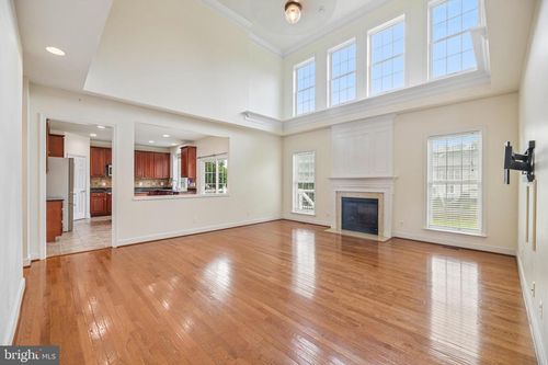 10810 Valley Falls Ct, MANASSAS, VA, 20112-5868 | Card Image