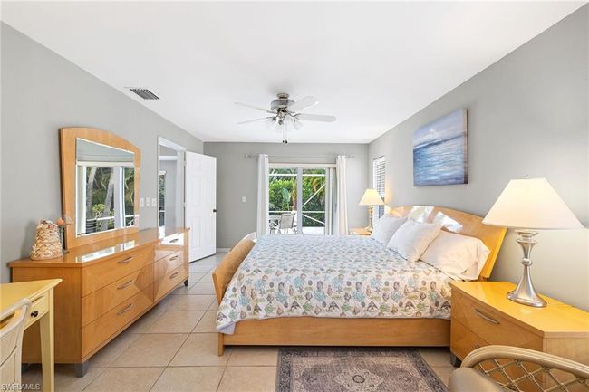 690 Amber Dr, House other with 3 bedrooms, 2 bathrooms and null parking in MARCO ISLAND FL | Image 11