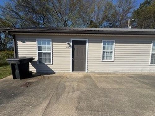 915 Gabby Ln, Oak Grove, KY, 42262-7230 | Card Image