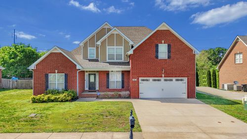995 Terraceside Cir, Clarksville, TN, 37040-6135 | Card Image