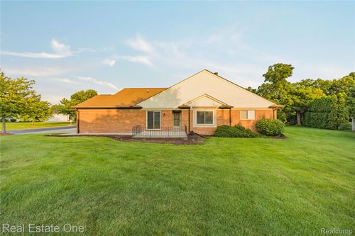 20640 Palm Meadow Dr, Clinton Township, MI, 48036-1978 | Card Image