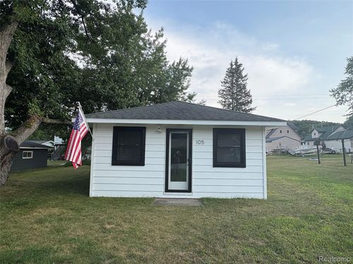 105 Grandview Ave, Roscommon, MI, 48653-8729 | Card Image