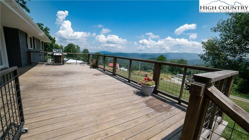 840 Brooks Shell Rd, Elk Park, NC, 28622-9508 | Card Image