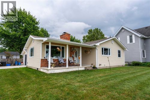 3412 St Clair Pky, Sombra, ON, N0P2H0 | Card Image