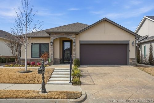 8414 S Phoenix Pl, Tulsa, OK, 74132-5600 | Card Image