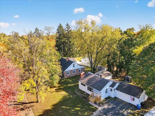 4227 Lanette Dr, Waterford, MI, 48328-3439 | Card Image